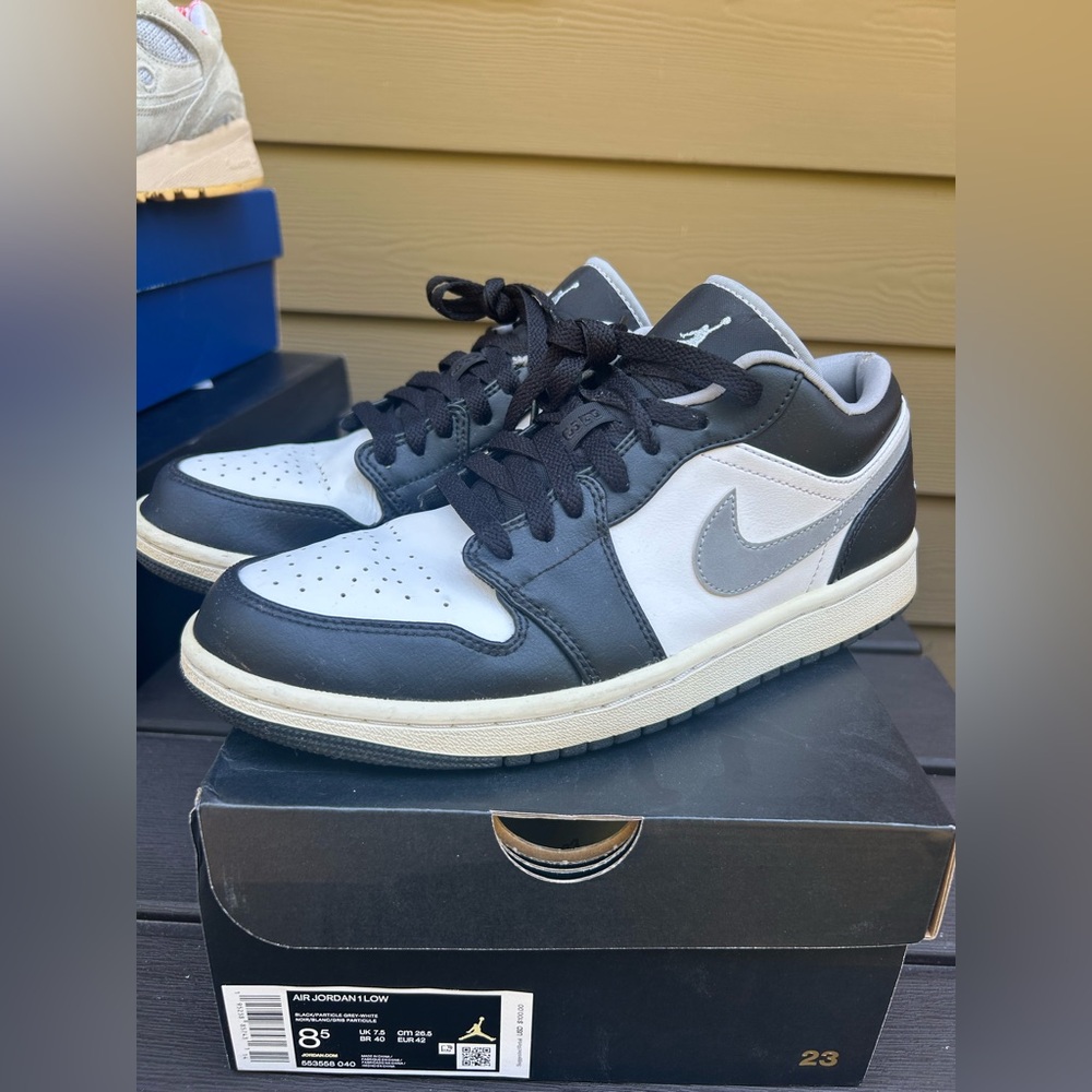 Air Jordan Air Jordan 1 Low 'Black Medium Grey' 553558-040 Size 8.5